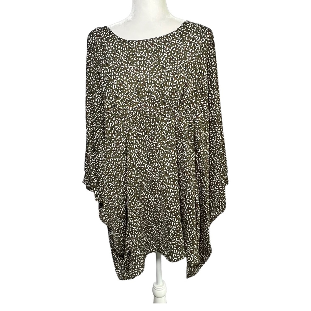 Stylish Black and White Women's Top